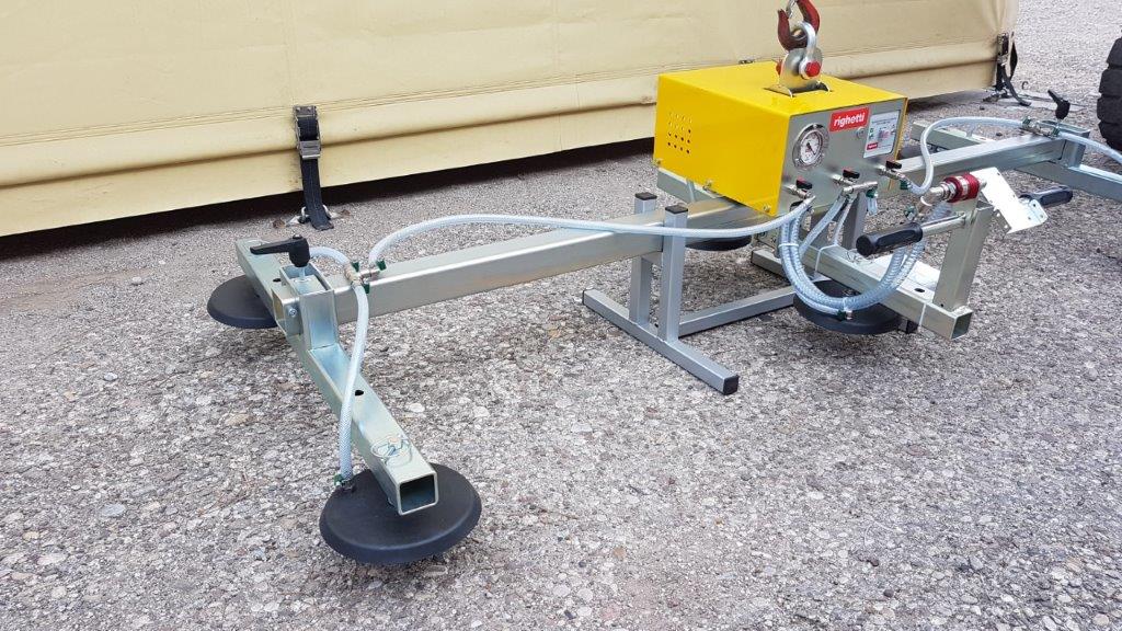 Support stand for sheet metal vacuum lifter
